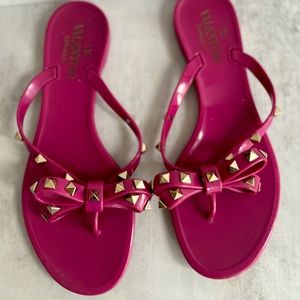 Magenta Valentino sandals